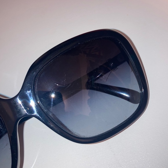 Chanel bow sunglasses - Picture 4 of 5